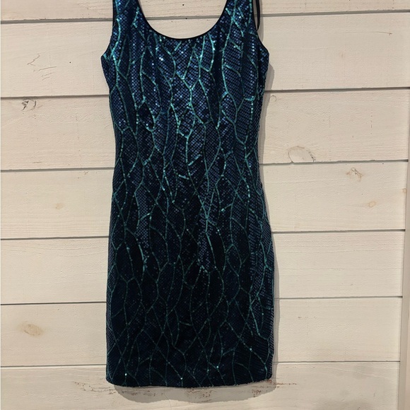 Lily Rose Elegant Sequin Dress in Blue and Green size small. - Picture 1 of 8